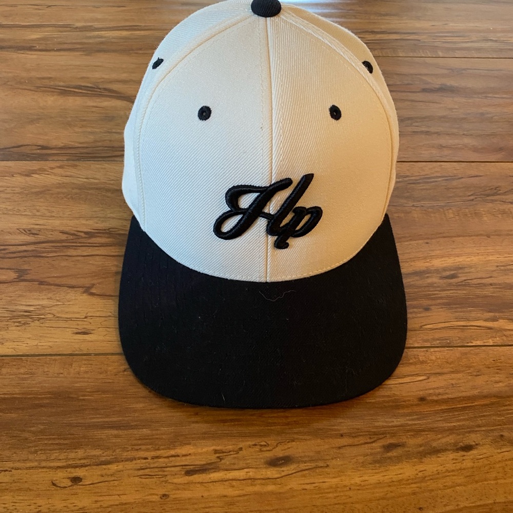 Hp Two-Tone Black and Cream Cap